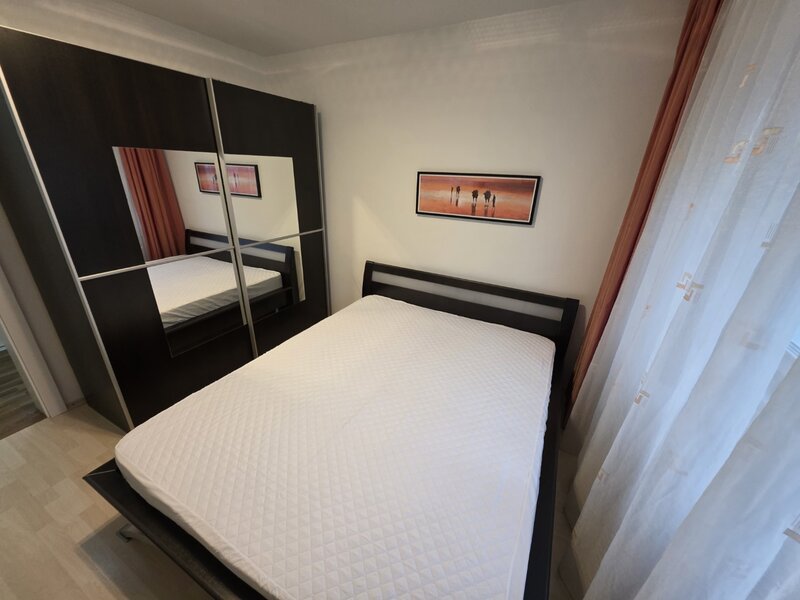 Basarabia, 10 minute metrou Piata Muncii, pe Campia Libertatii,