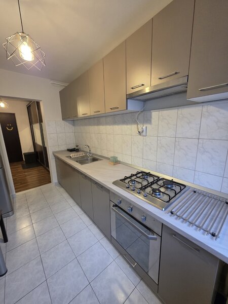 Basarabia, 10 minute metrou Piata Muncii, pe Campia Libertatii,