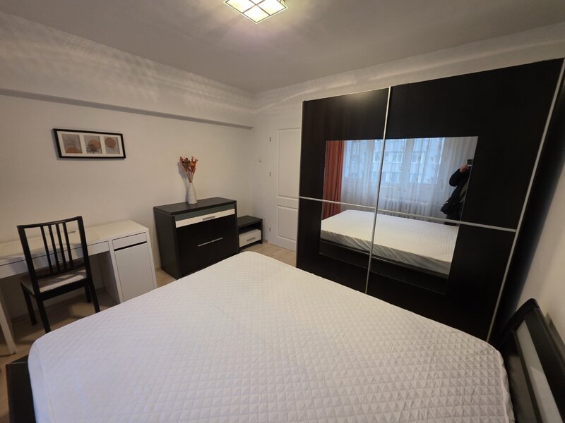 Basarabia, 10 minute metrou Piata Muncii, pe Campia Libertatii,