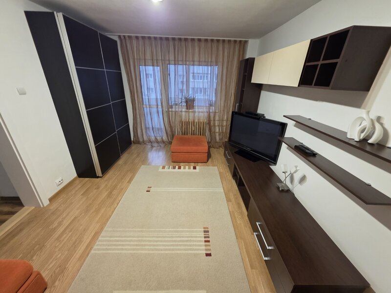 Basarabia, 10 minute metrou Piata Muncii, pe Campia Libertatii,