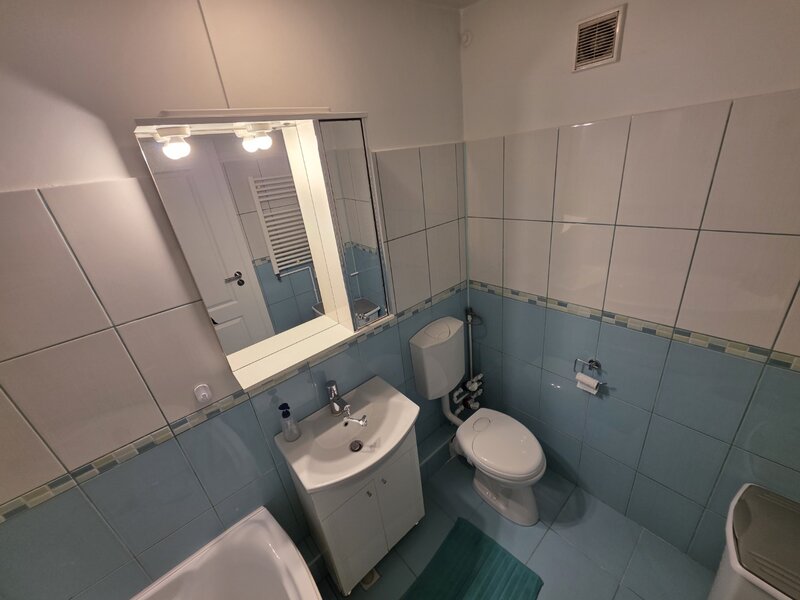 Basarabia, 10 minute metrou Piata Muncii, pe Campia Libertatii,